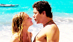 Amanda Seyfried and Domic Cooper, two little puppies in luuurve