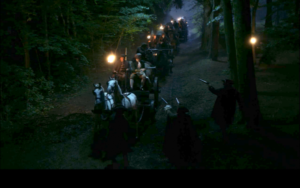 Outlander-206-336-600x375