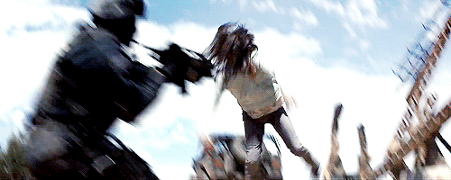 Dafne flipping into the air, wrapping her legs around a guy's shoulders and jabbing her claws into his neck