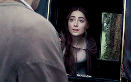 Morwenna seeing Drake outside of the carriage