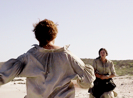 Claire and Jamie running to eachother's arms, music swelling, blah blah blah