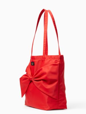 Side view of tote with bow on front