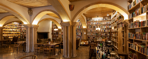 The restaurant - full of books!