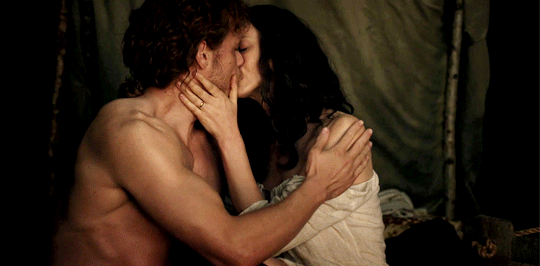 Claire and Jamie kissing. He is shirtless, she's got a shift made of this incredibly perfect linen.