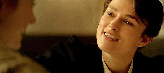 Colete plays with Georgie's hair