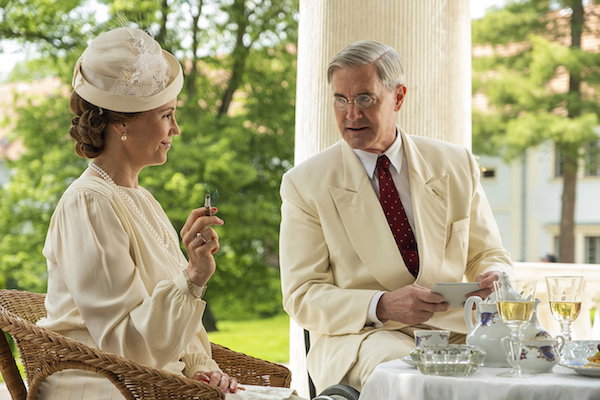 Martha and Roosevelt at breakfast splendid in white 