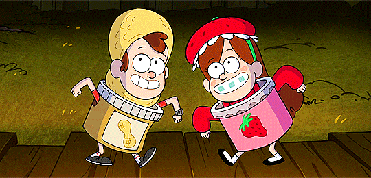 the twins from gravity falls dressed as peanut butter and jelly 