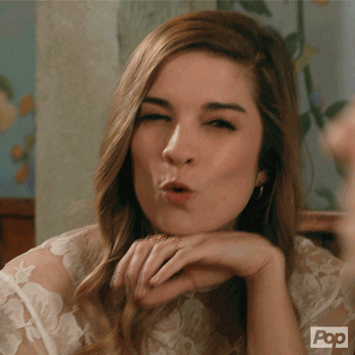 Alexis from Schitt's Creek says ooh burn