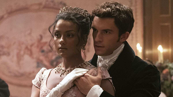 Anthony and Kate can't help lusting on the dance floor