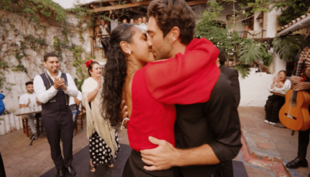 Joey and Rachel kiss while dancing